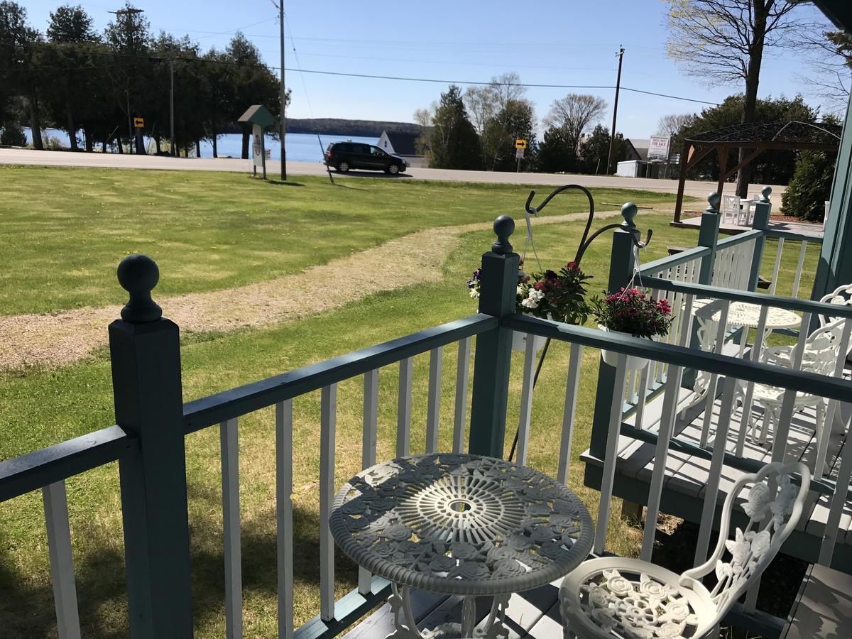 Harbor Light Inn Gills Rock Extérieur photo